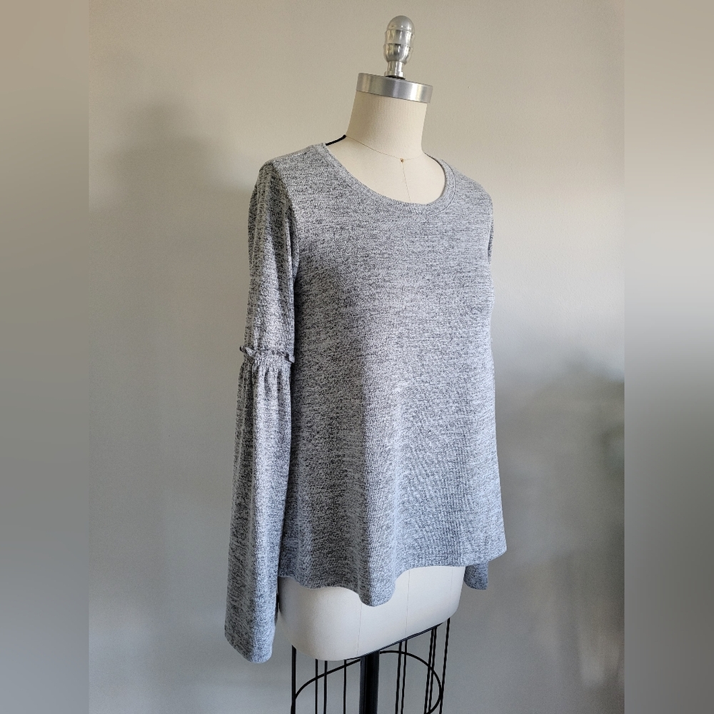 GAP grey long sleeve pullover shirt lightweight with gathered flared sleeves